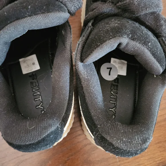 Puma x Fenty Black Suede Sneakers with White Stripe Size 7 Womens πHP X2 π - Picture 8 of 10
